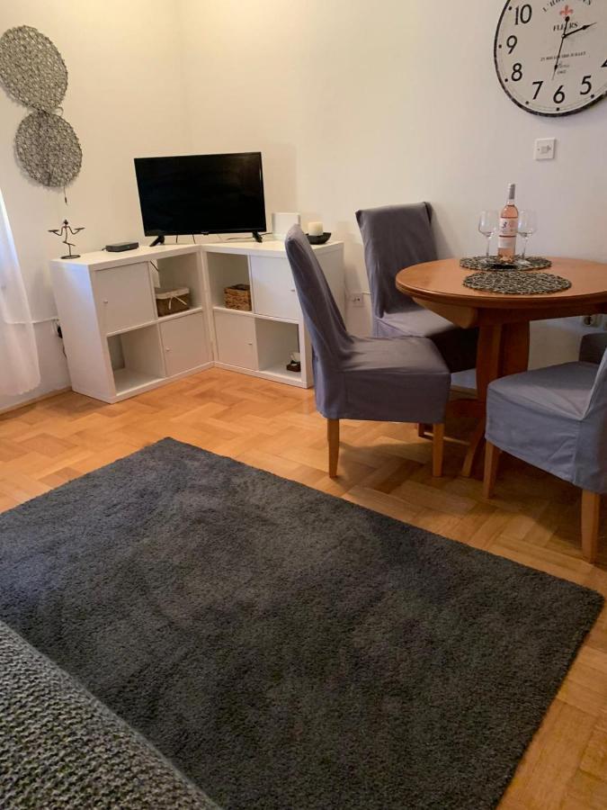 Sarmantni Apartman Malecka 2 Zagreb Eksteriør billede